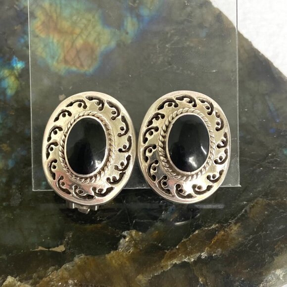 VTG Sterling Silver 925 Mexico Heavy Oval Bezel Set Black Onyx Clip On Earrings - Picture 10 of 15